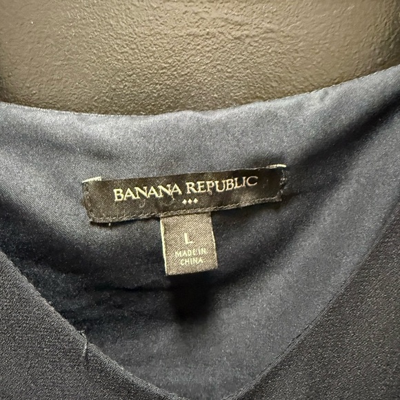 Elegant navy Sleeveless Top - Picture 2 of 3